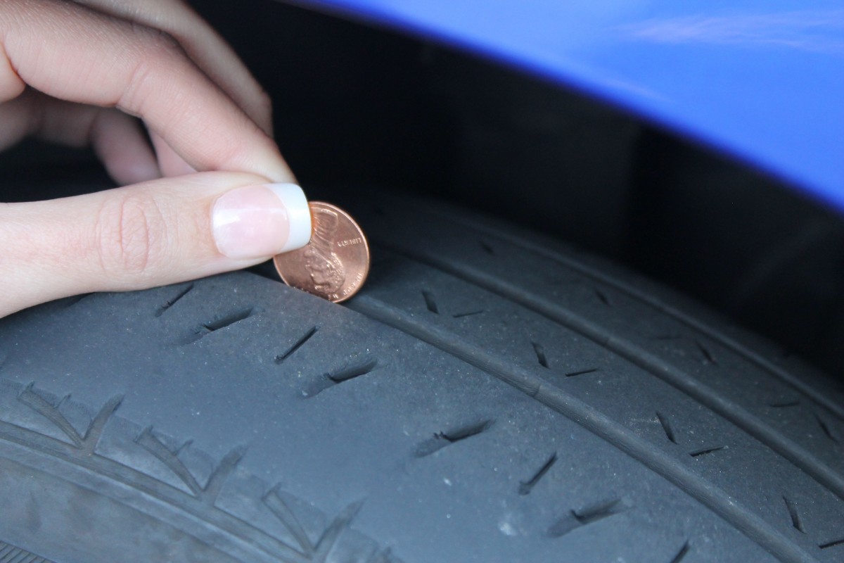 cosecha espejo de puerta Cilios La importancia de revisar nuestros neumáticos con frecuencia | Lubrimed